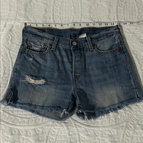 Levi’s women’s denim shorts - Picture 3 of 11